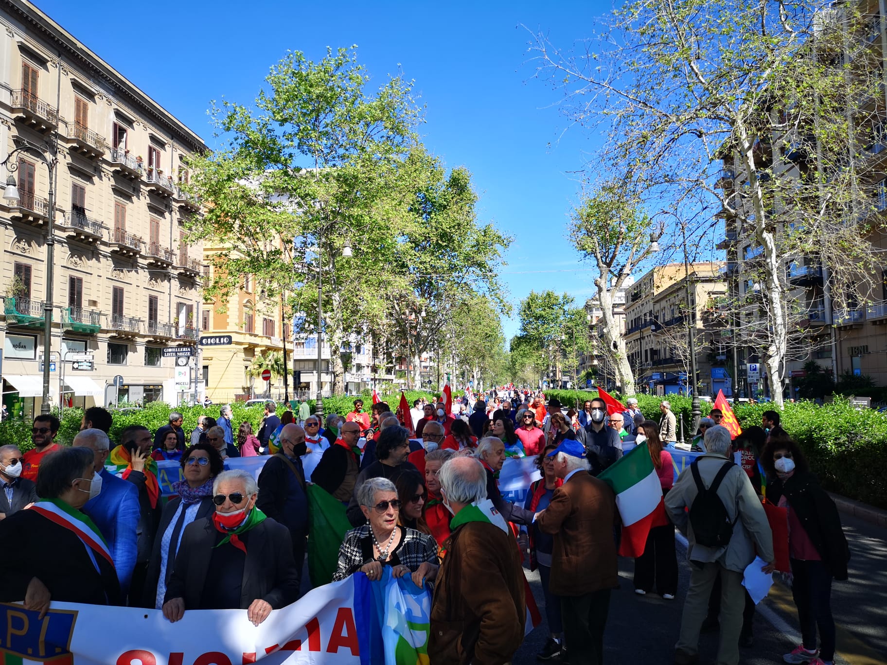 25 aprile a Palermo "Il centrodestra rinneghi il fascismo" Live Sicilia