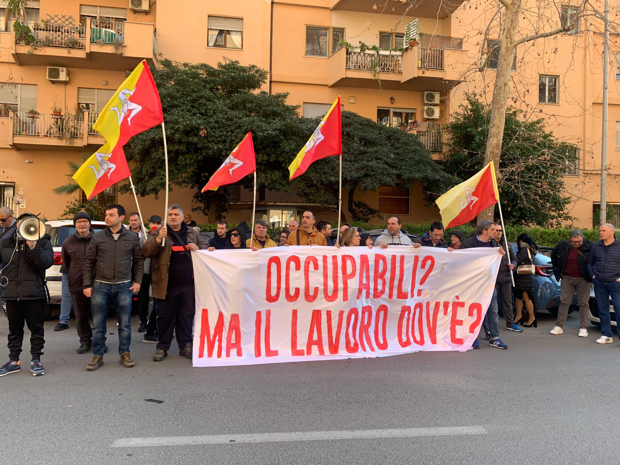 Palermo, il popolo del reddito di cittadinanza in piazza – Video
