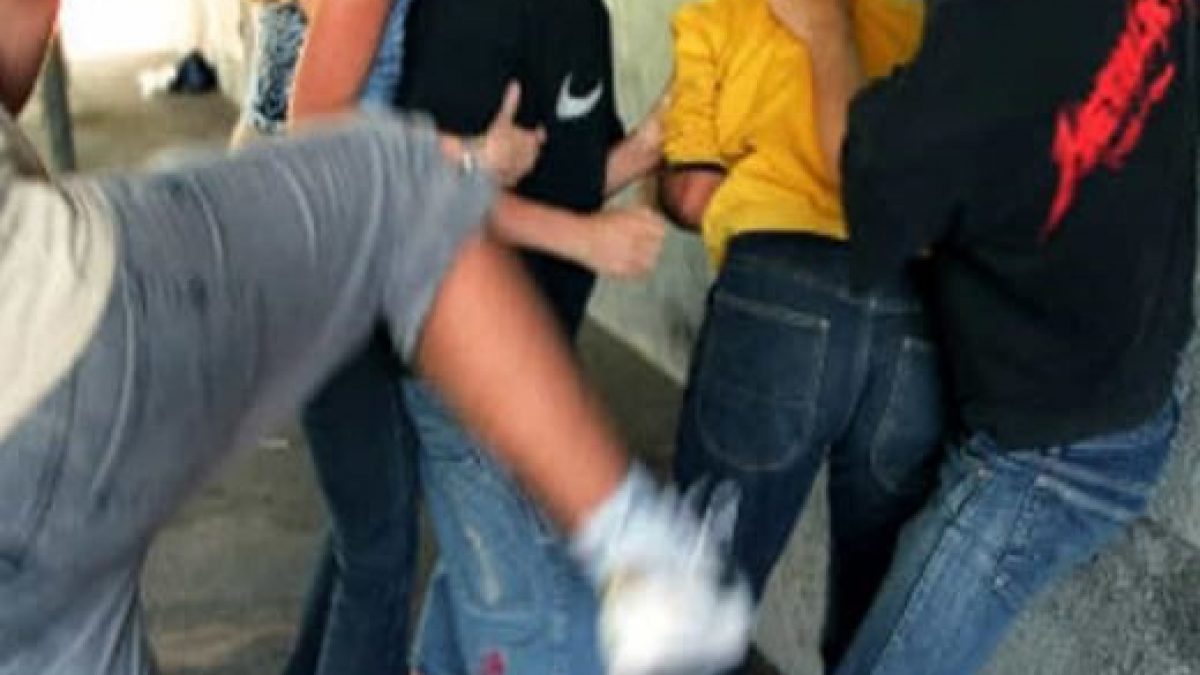 Palermo, baby gang contro un 20enne: aggredito senza motivo in pieno centro