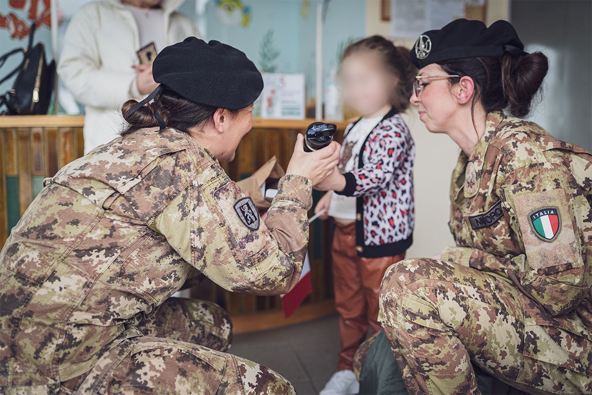 Solidarietà, i militari della “Aosta” incontrano i bambini oncologici