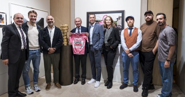 “Il Sabato Rosa del Villaggio”, a Milano una mostra sul Giro d’italia