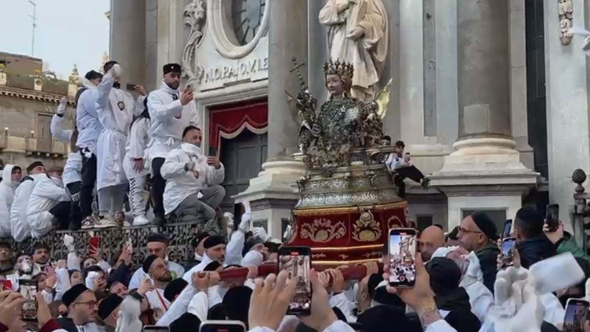 Sant'Agata giro esterno