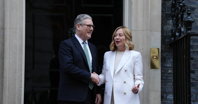 Giorgia Meloni al bilaterale con Keir Starmer