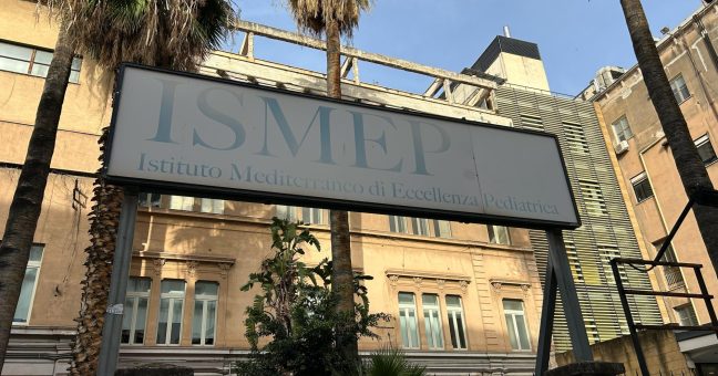 bimbo caduto dal balcone