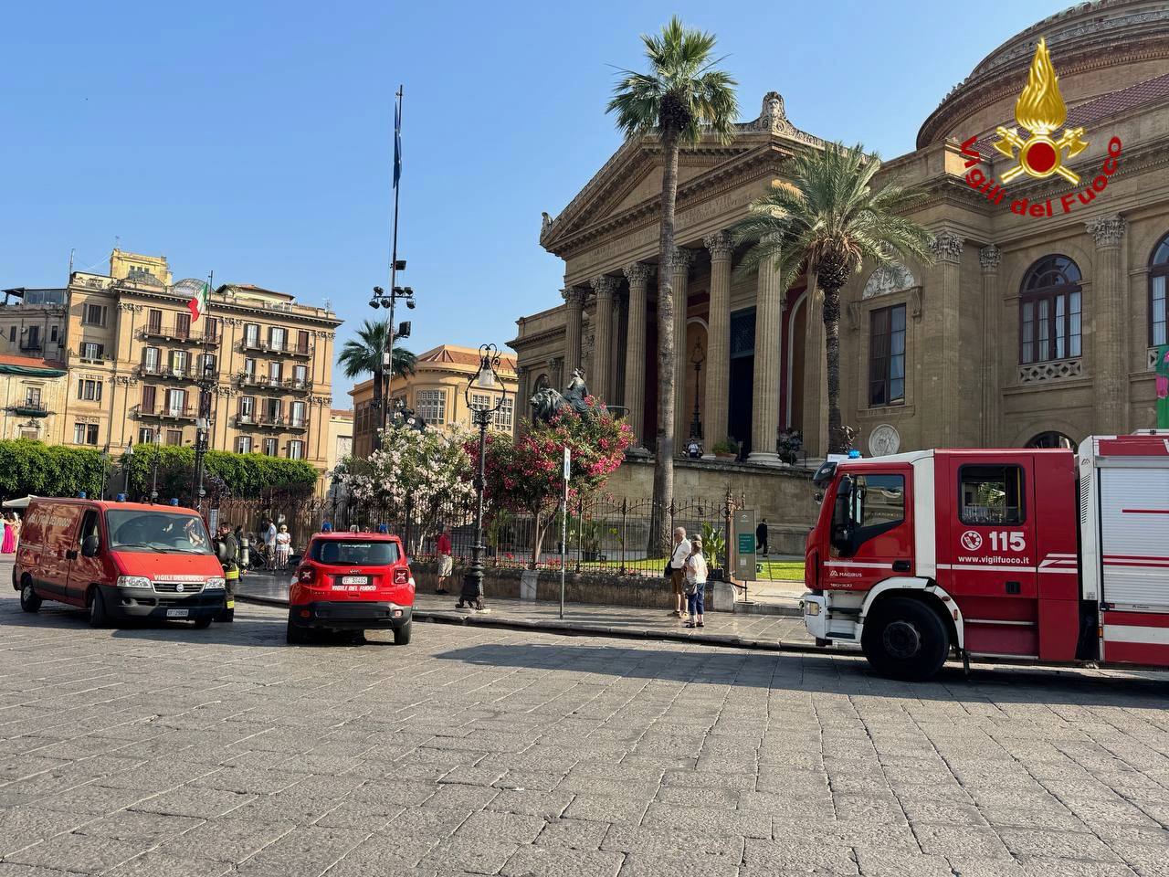 Vigili del fuoco incendio teatro massimo