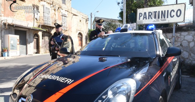 ruba motorino chiede denaro per restituirlo