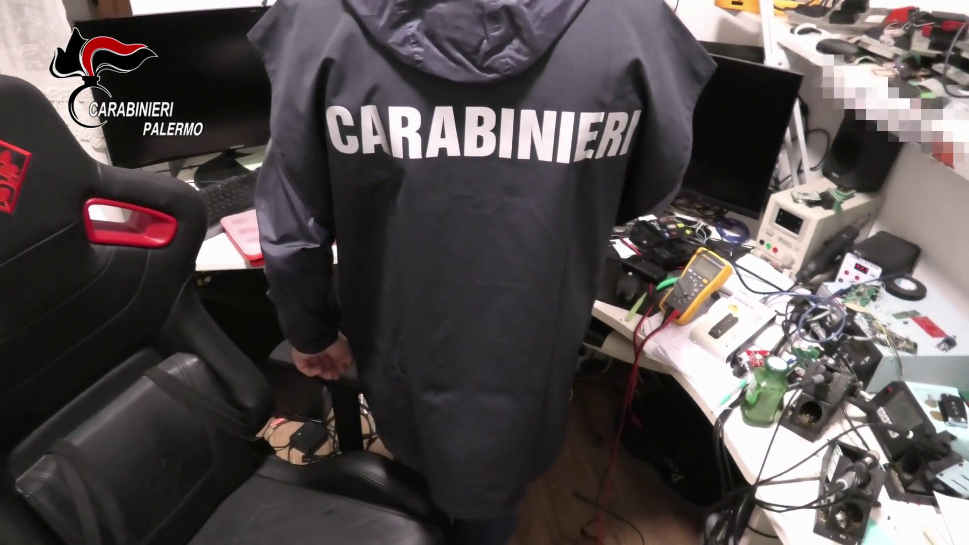 Banda Hi-Tech dei furti d’auto, perquisizioni tra Palermo, Alcamo e Milano