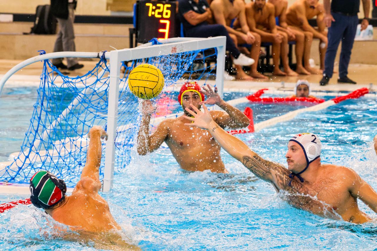 Pallanuoto, il TeLiMar parte forte ma la Canottieri vince alla Scandone