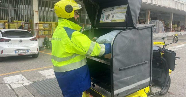 Crescita record dei volumi, Poste potenzia consegne e servizi a Milano