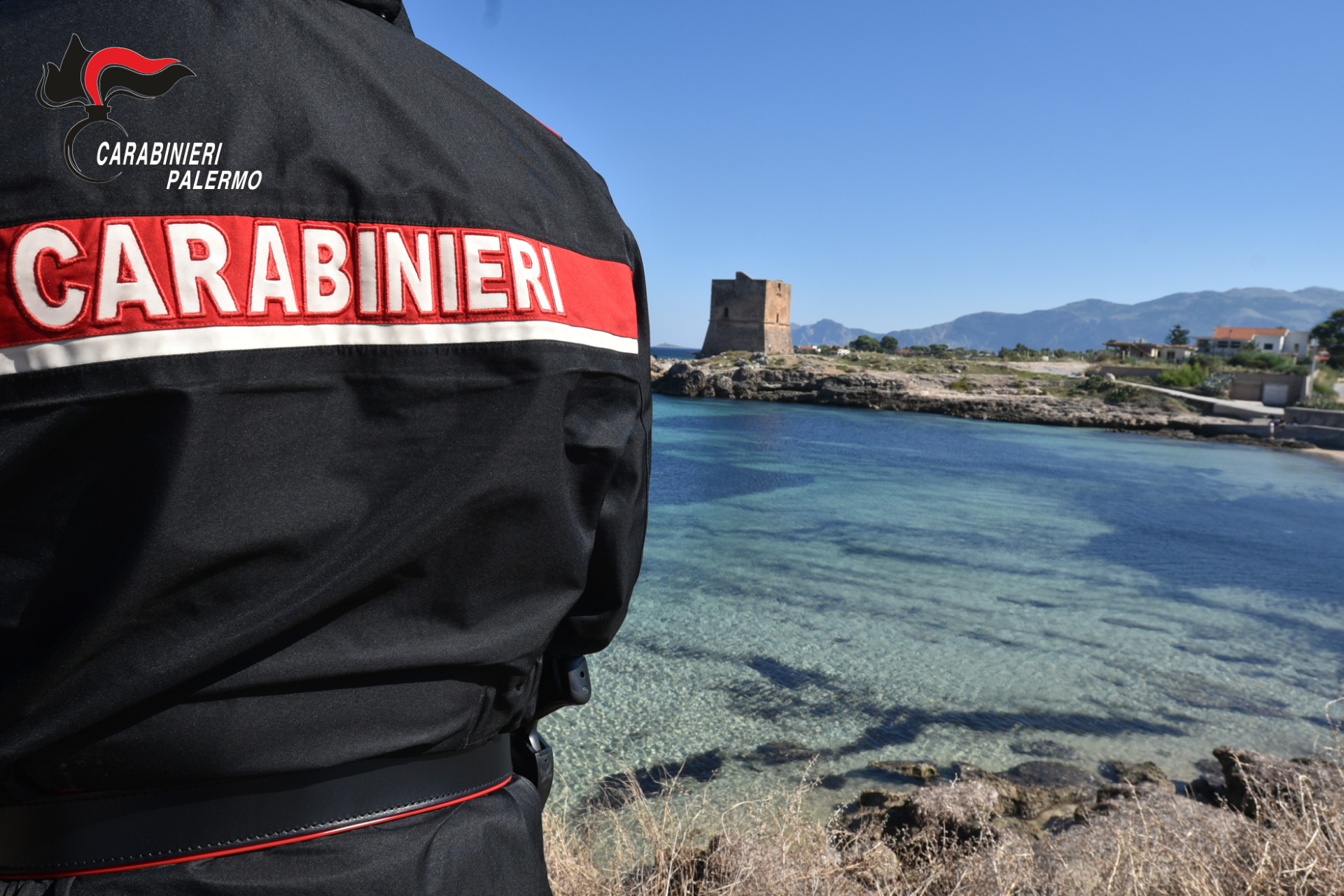 Cinisi, droga nascosta nei barattoli in cucina: arrestato 19enne