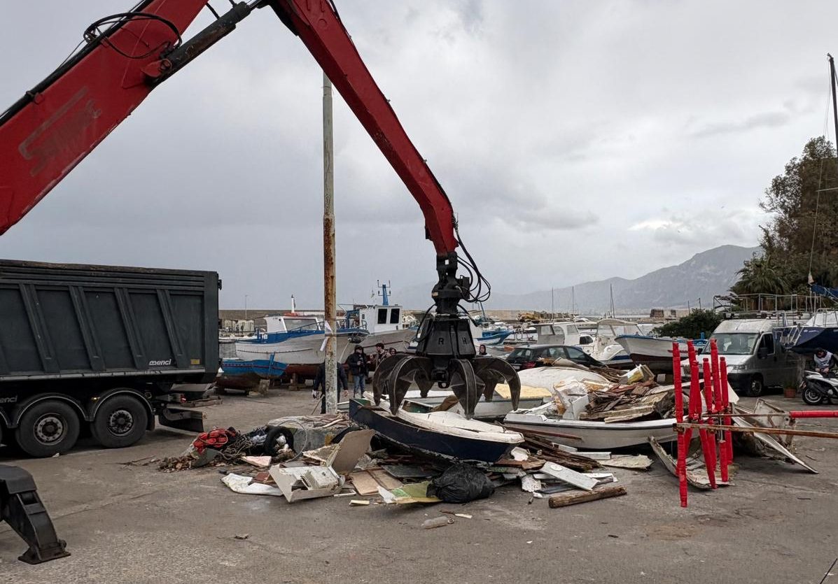 Al via i lavori di bonifica del porticciolo dell’Arenella