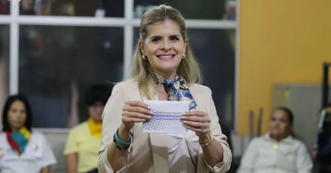 Costa Rica, la conservatrice Laura Fernandez vince le presidenziali