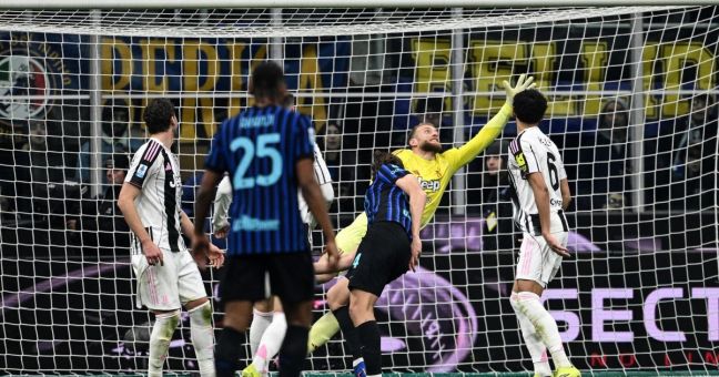 L’Inter piega 3-2 la Juve e prova la fuga in vetta