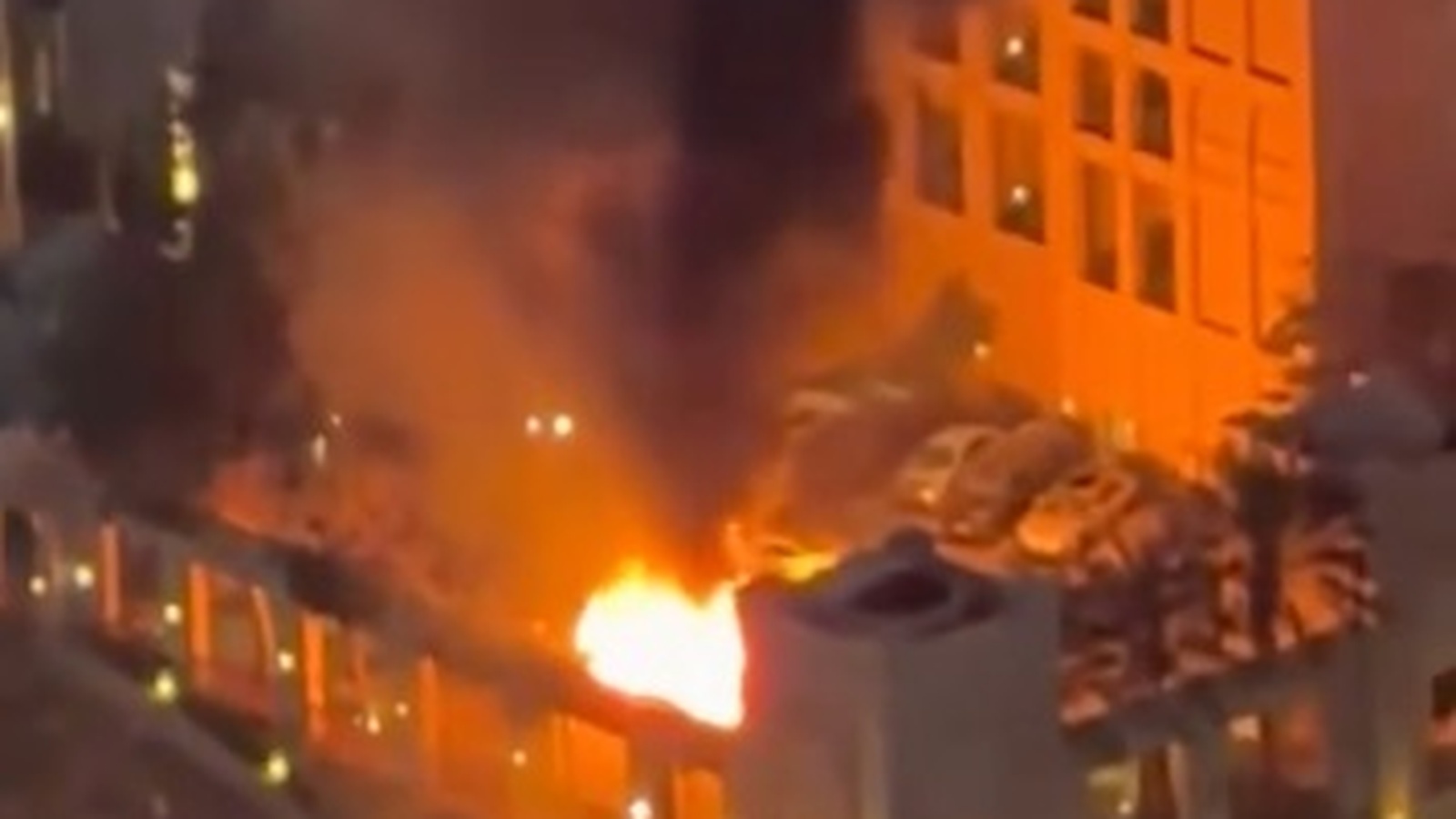 Dubai hotel in fiamme