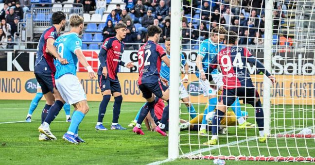 Basta McTominay, il Napoli vince di misura a Cagliari