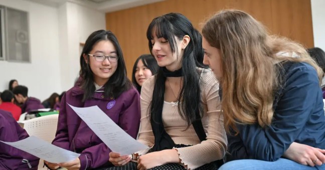 Cina, studenti italiani a Chongqing con un programma di scambio culturale