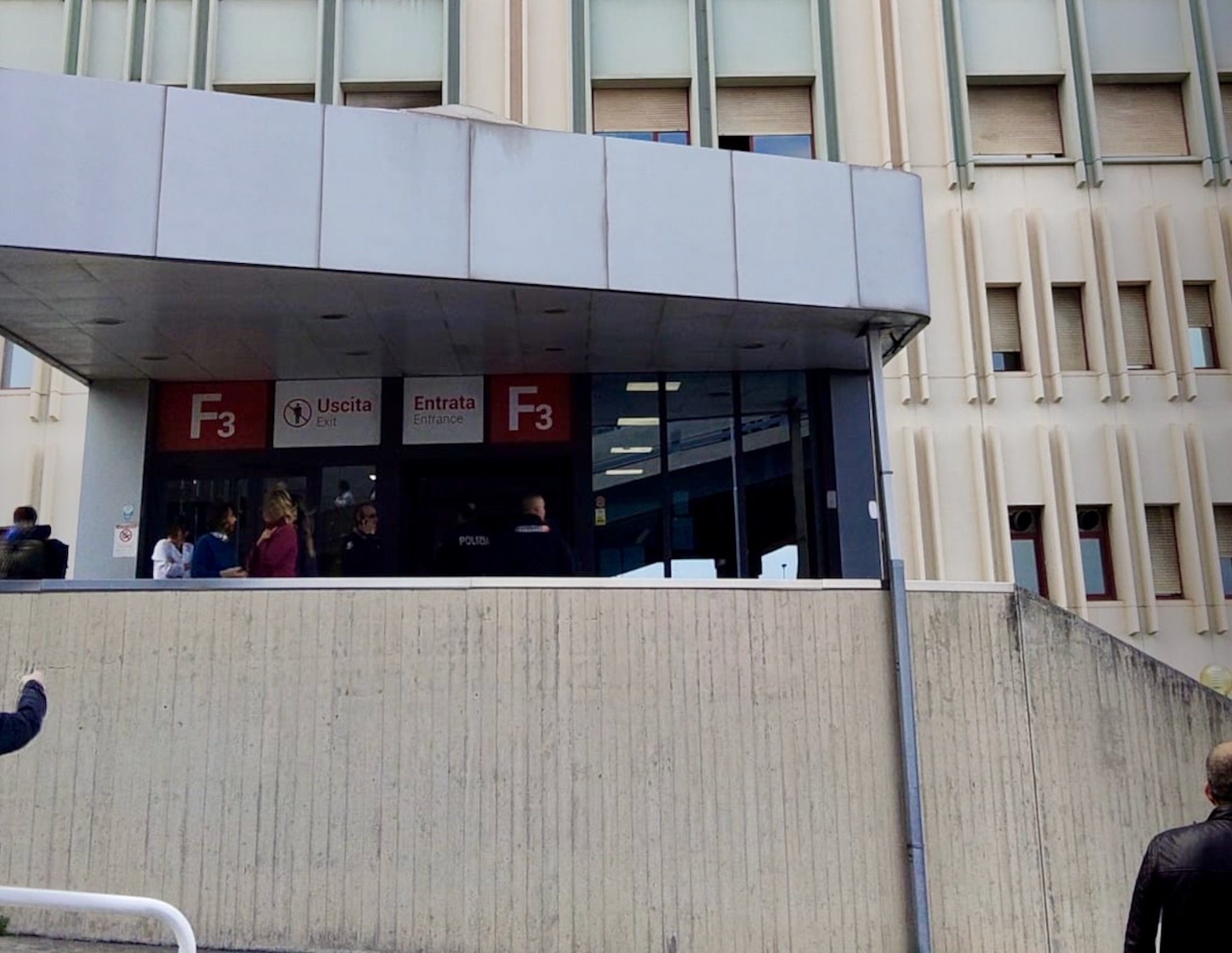 Catania, incendio al Cannizzaro: evacuazione precauzionale di un reparto