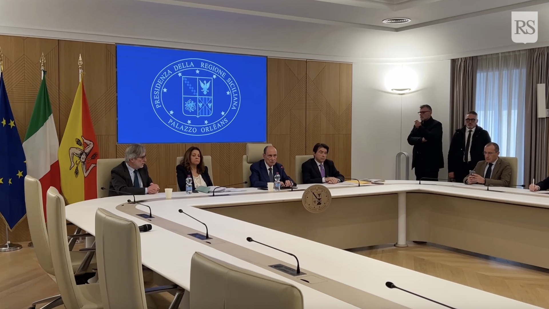 Schifani convoca i dirigenti generali: “Più controlli per prevenire illeciti”