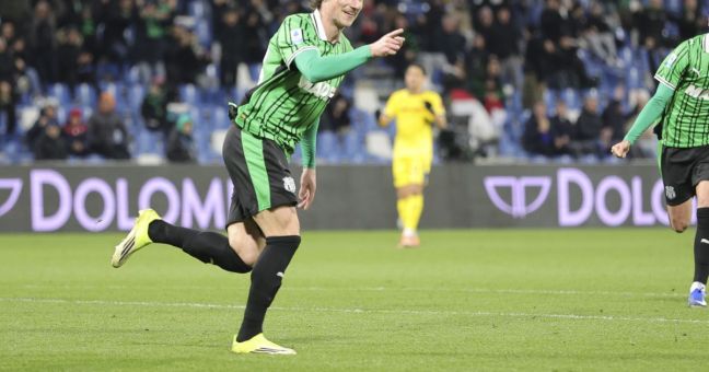 Il Sassuolo vince in rimonta, Cagliari battuto 2-1