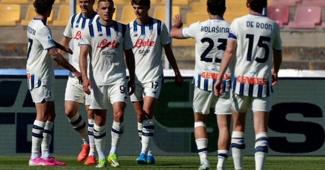 L’Atalanta vince a Lecce e accorcia su Como e Roma