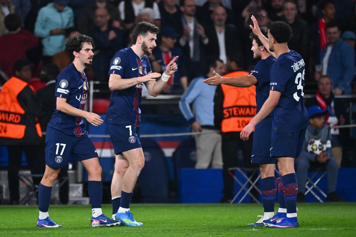 DouĂ¨ e Kvaratskhelia stendono il Liverpool: il Psg vince 2-0