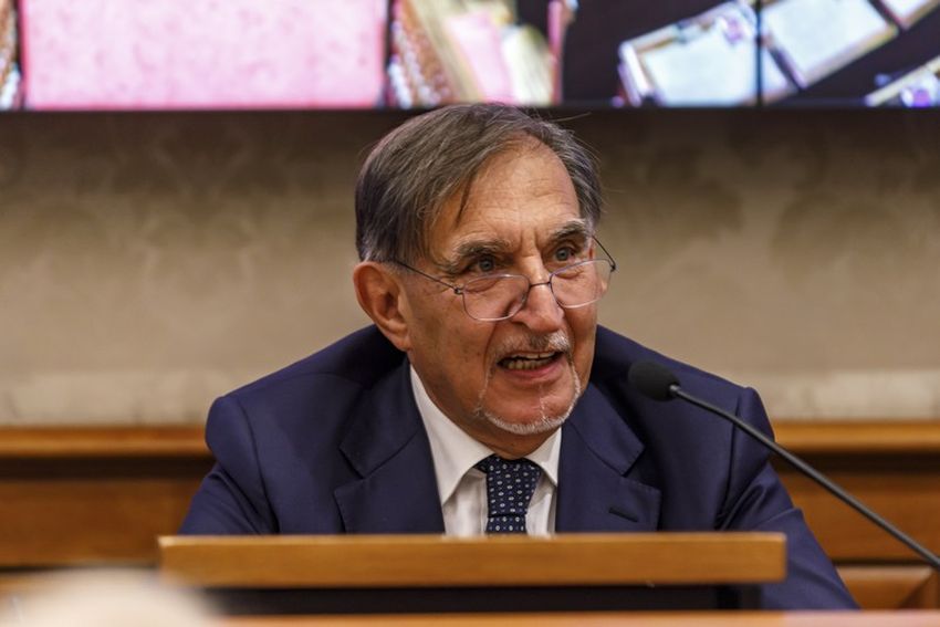 La Russa “Il 25 aprile rifarei omaggio a partigiani e caduti Rsi”