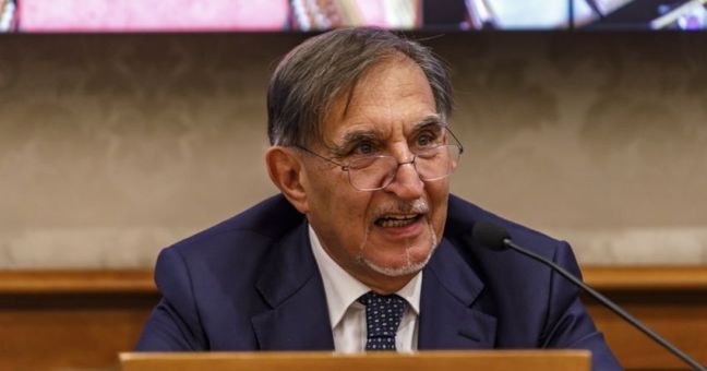 La Russa “Il 25 aprile rifarei omaggio a partigiani e caduti Rsi”