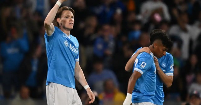 Poker alla Cremonese, il Napoli rimanda la festa scudetto dell’Inter