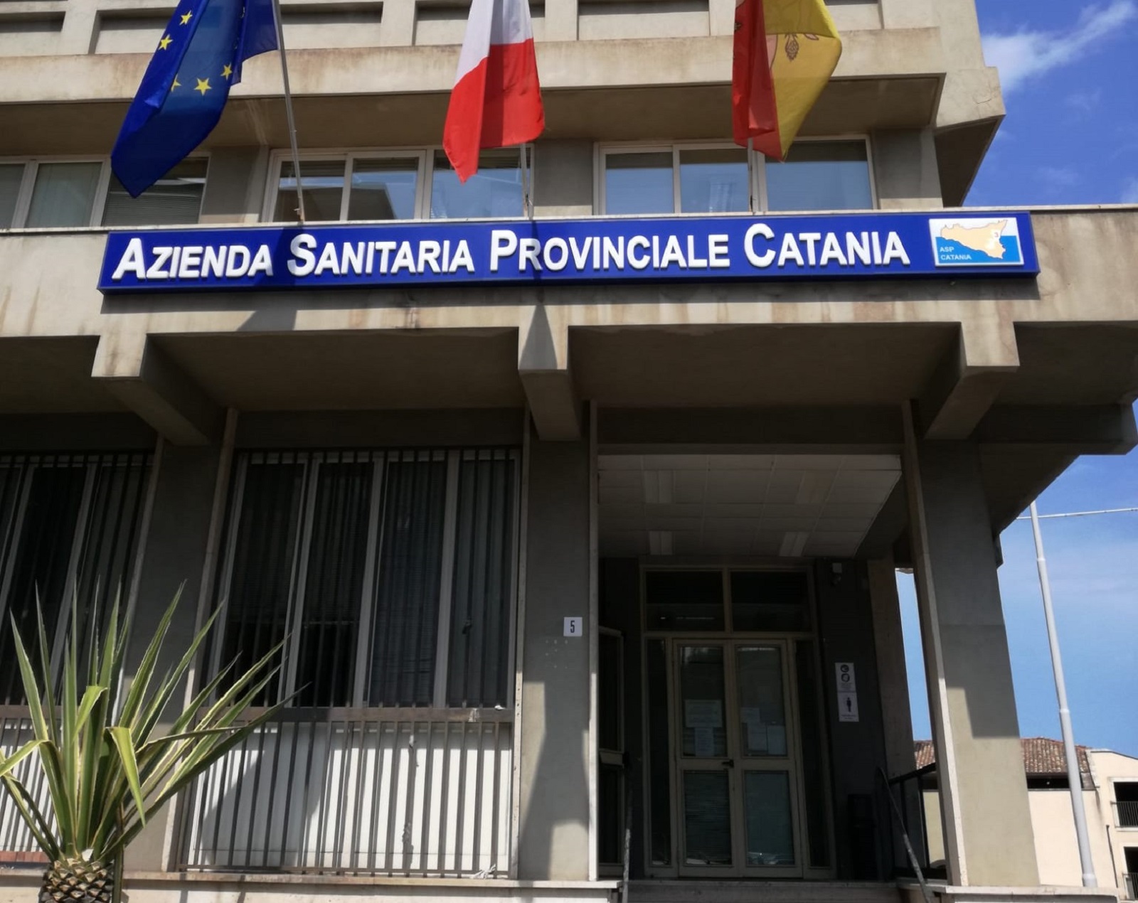 L’Asp di Catania: “Avviso Oss di carattere straordinario e urgente”