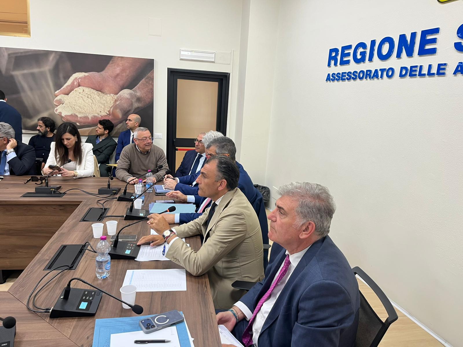 https://livesicilia.it/wp-content/uploads/2026/04/Assessorato-attivita-produttive-pronti-quattro-bandi.jpeg
