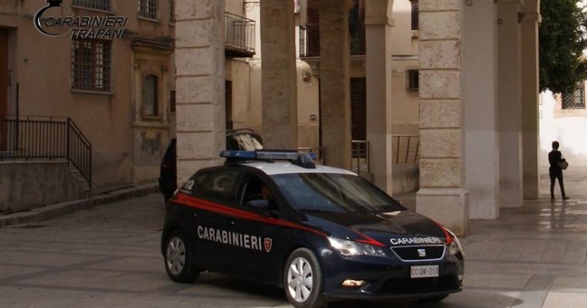 EVADE DAI DOMICILIARI FURTO SUPERMERCATO