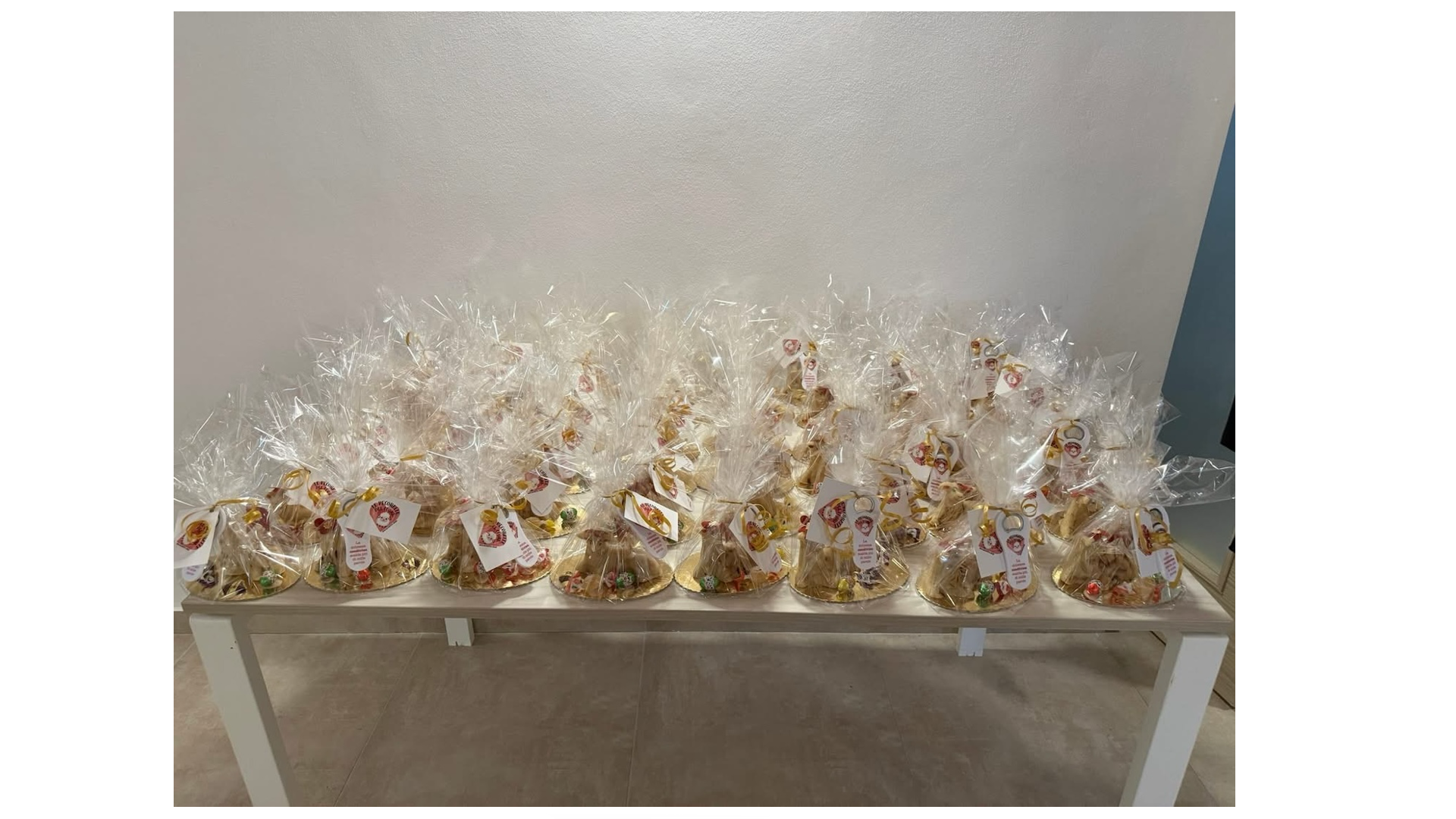 Bolognetta, realizzate e donate in beneficenza 250 pecorelle di pasta di mandorle