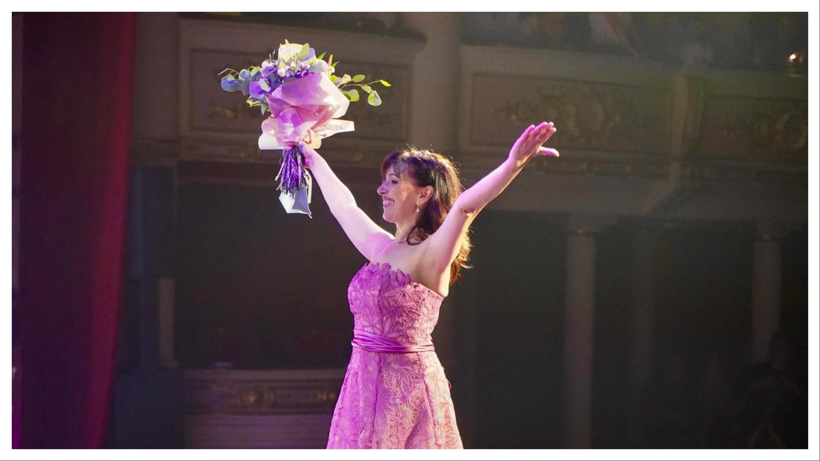 Maestra di danza di 53 anni muore improvvisamente nella sua scuola