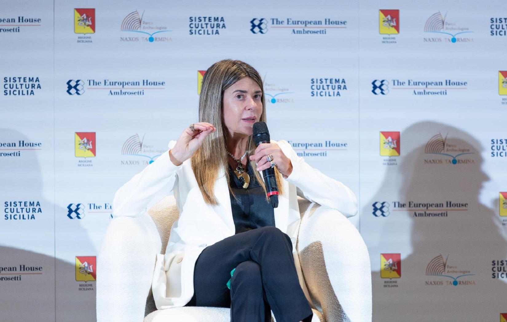 Elvira Amata