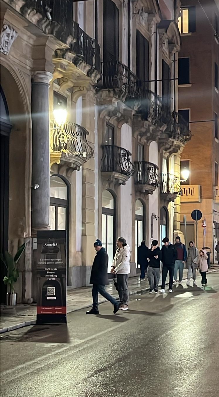 Palermo, 7 nuove lanterne illuminano la facciata di Palazzo Sant’Elia