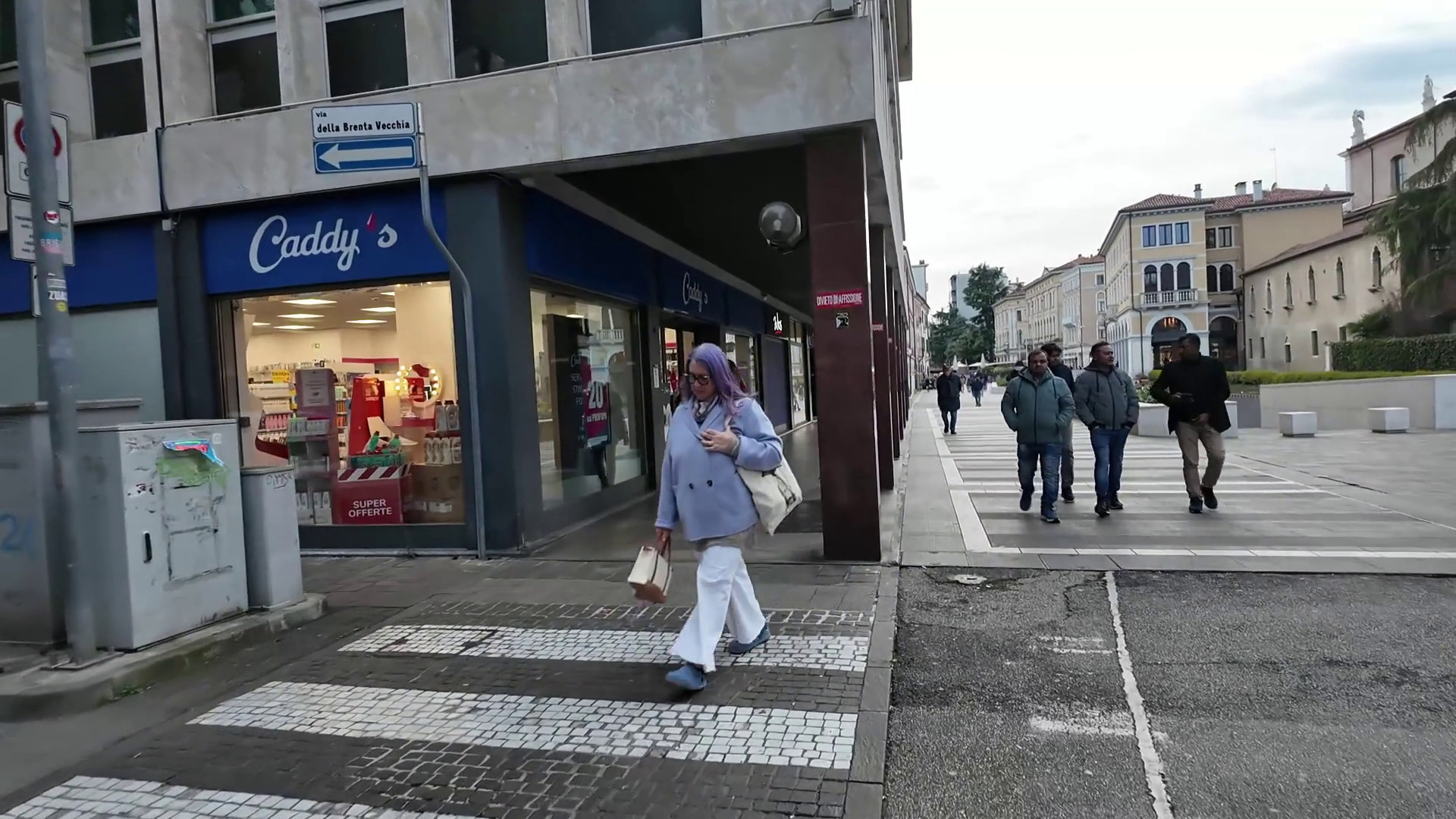 Commercio al dettaglio fermo a febbraio