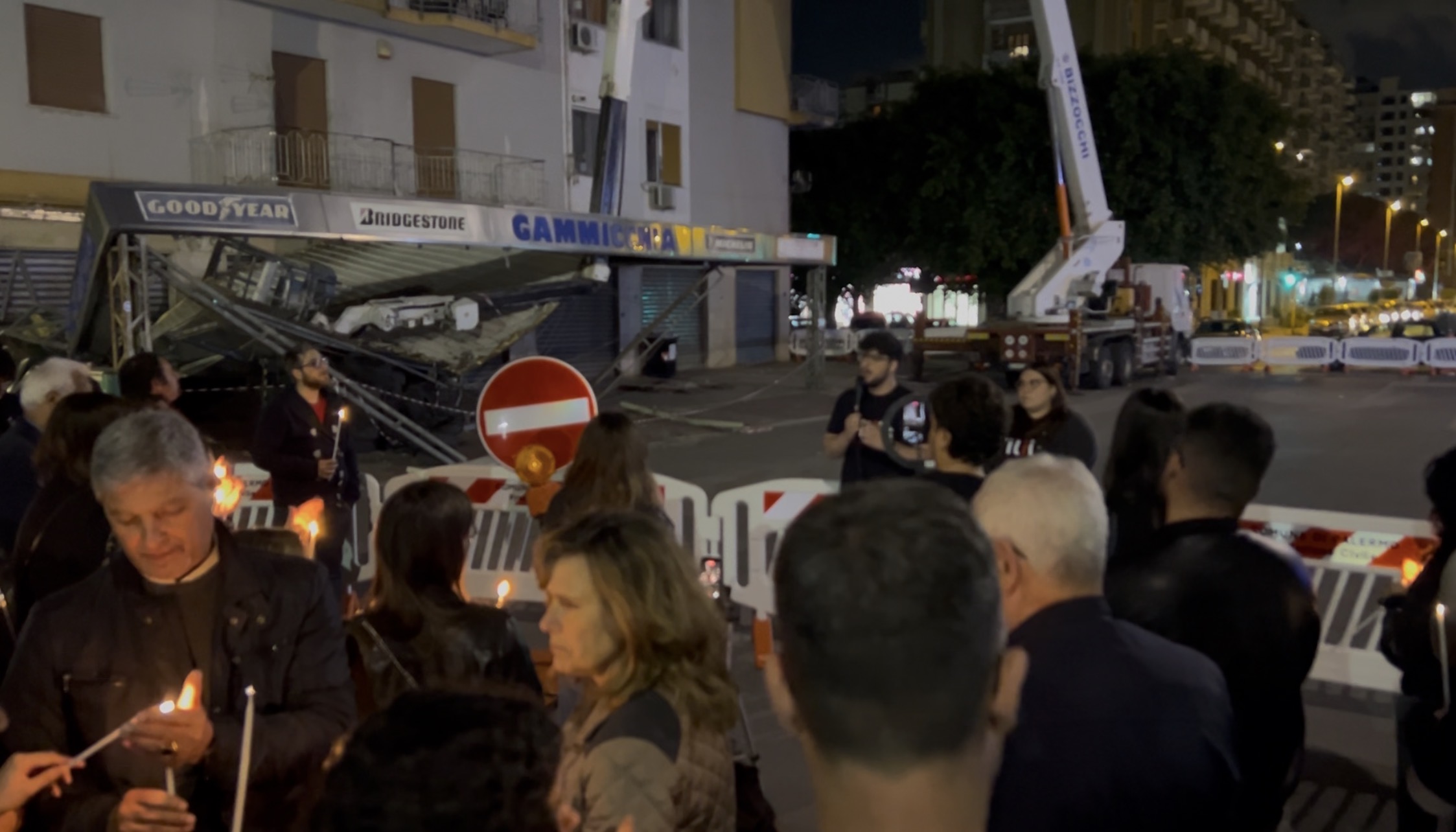 Palermo, un centinaio di persone in via Marturano per ricordare gli operai morti