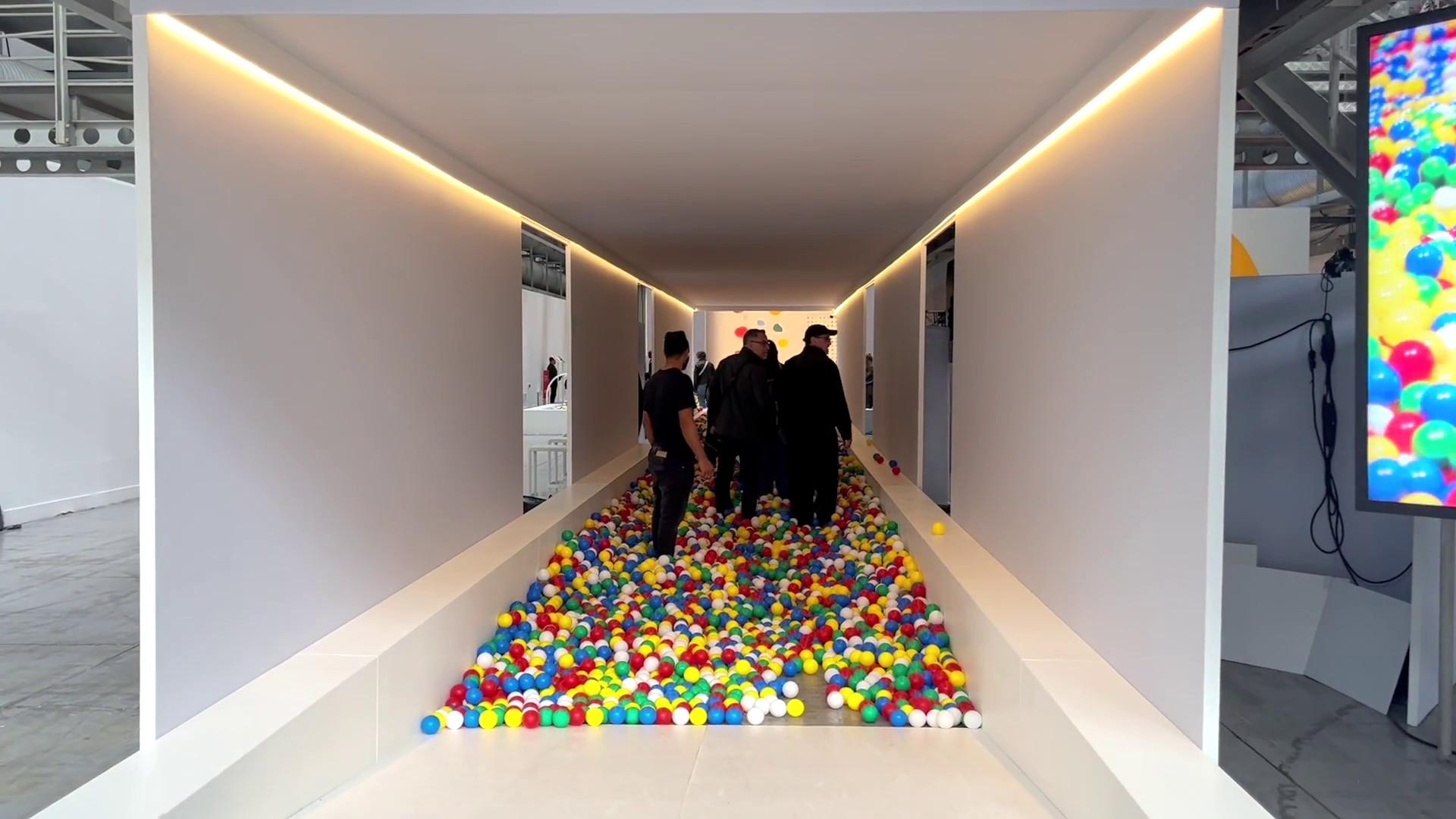 McDonald’s festeggia 40 anni in Italia, al Fuorisalone l’esposizione “POOL”