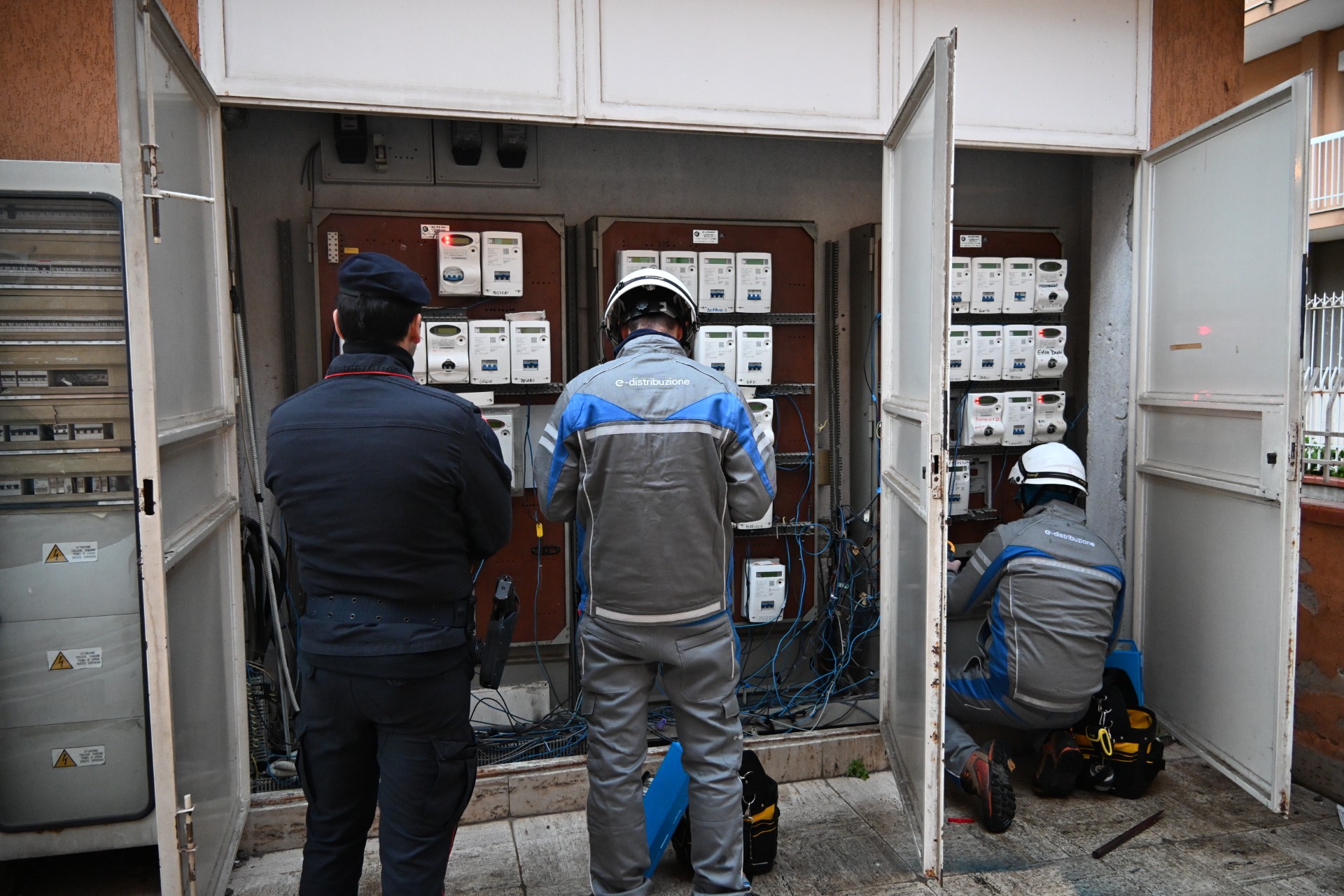 Palermo, furto di energia elettrica: denunciate tredici persone