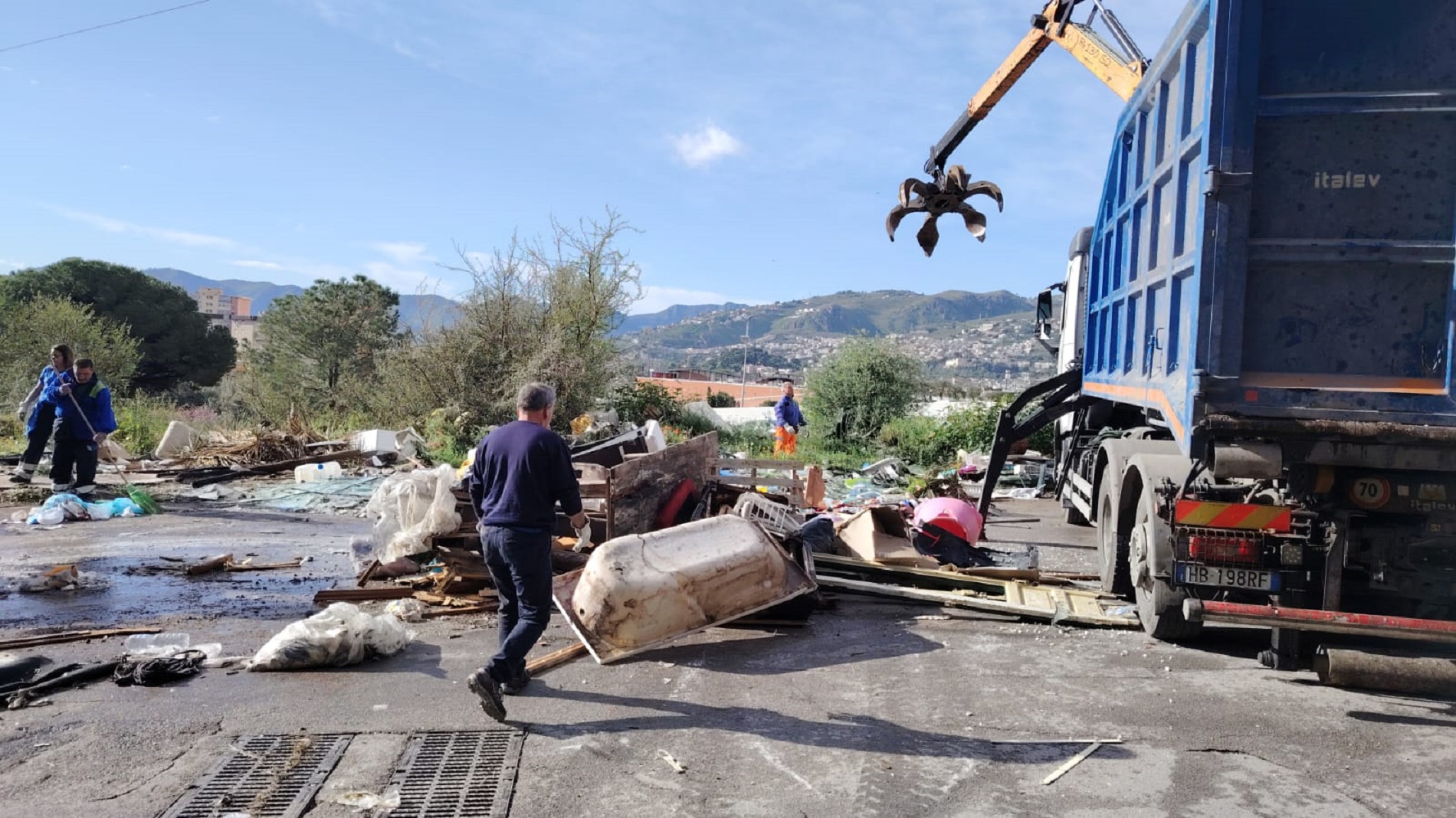Palermo, mega discarica abusiva: il sospetto di una ‘regia’ illecita