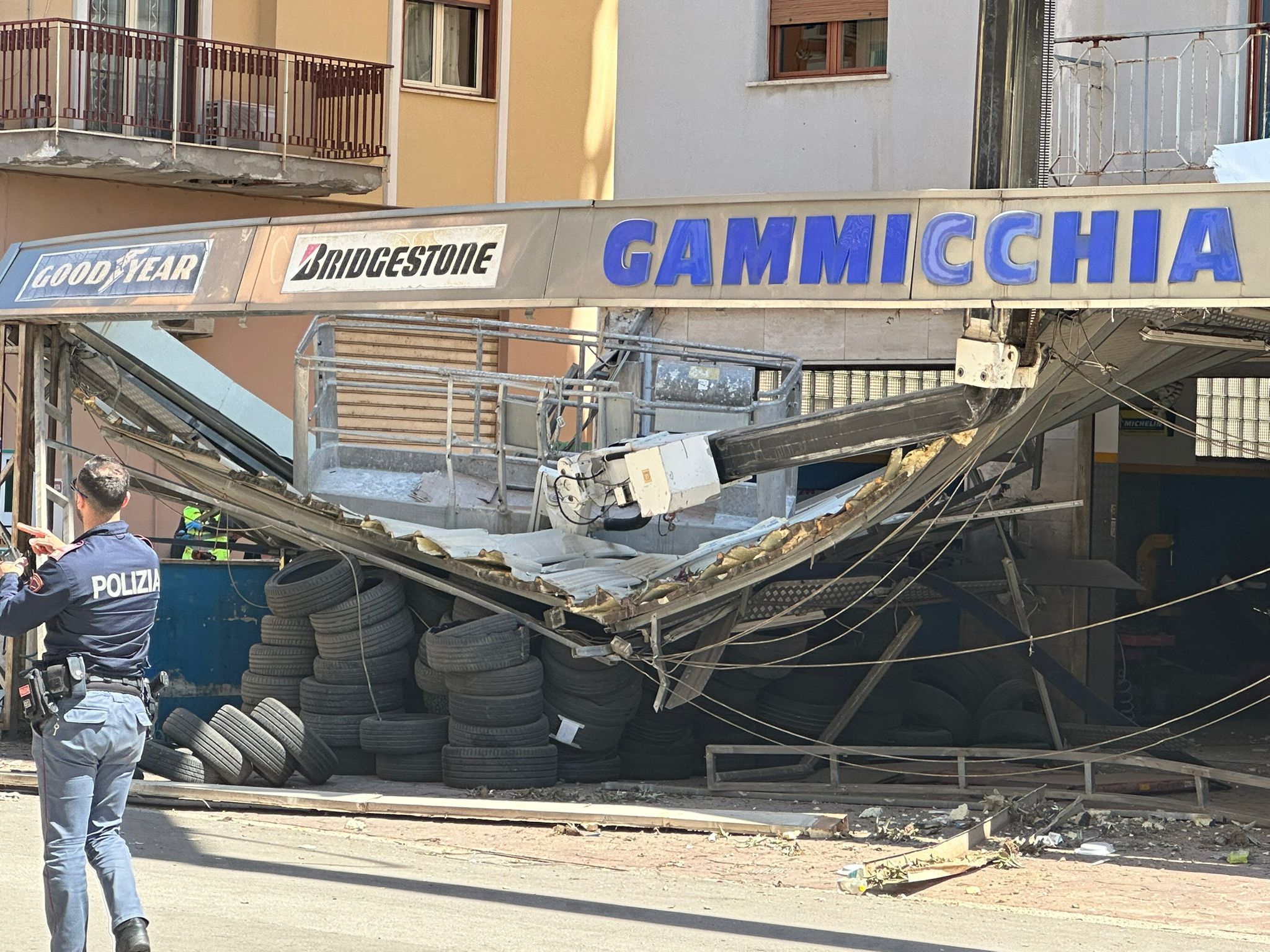 crollo gru via Marturano Palermo