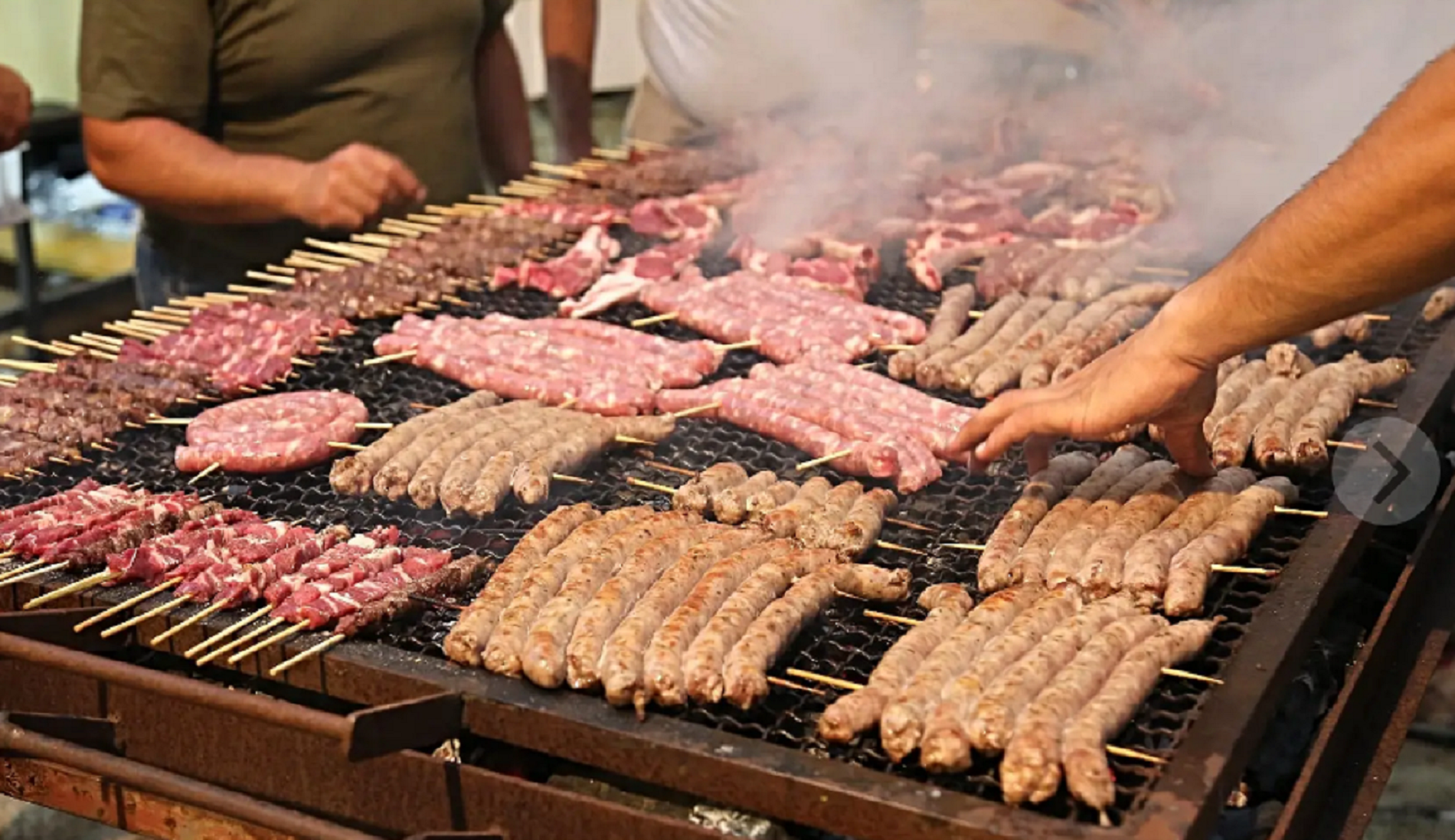 Grigliata, pugni e coltellate: lite fra famiglie a Pasquetta, sette condanne