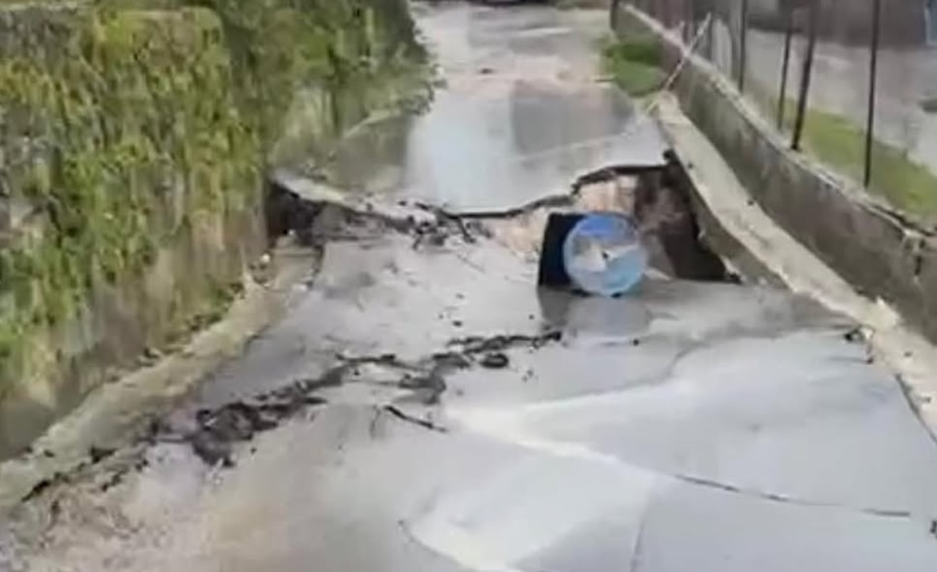 Frana strada a Carini, tre famiglie dovranno lasciare le case