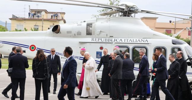 Il Papa a Pompei “Rinnovare l’impegno per la pace”