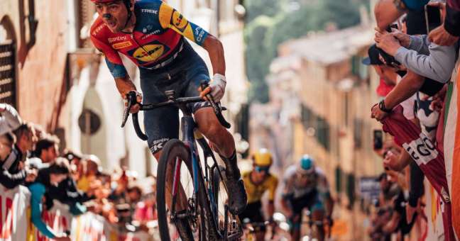 Narvaez vince la 4^ tappa a Cosenza, Ciccone nuova maglia rosa del Giro