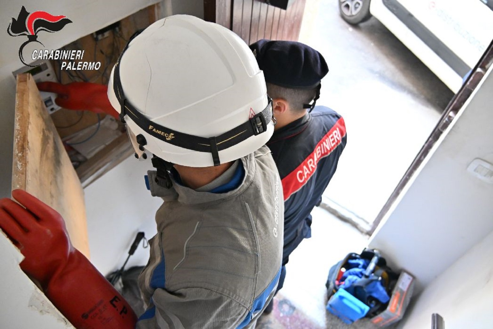 https://livesicilia.it/wp-content/uploads/2026/05/Carabinieri-e-personale-Enel-controlli-Boccadifalco.jpg