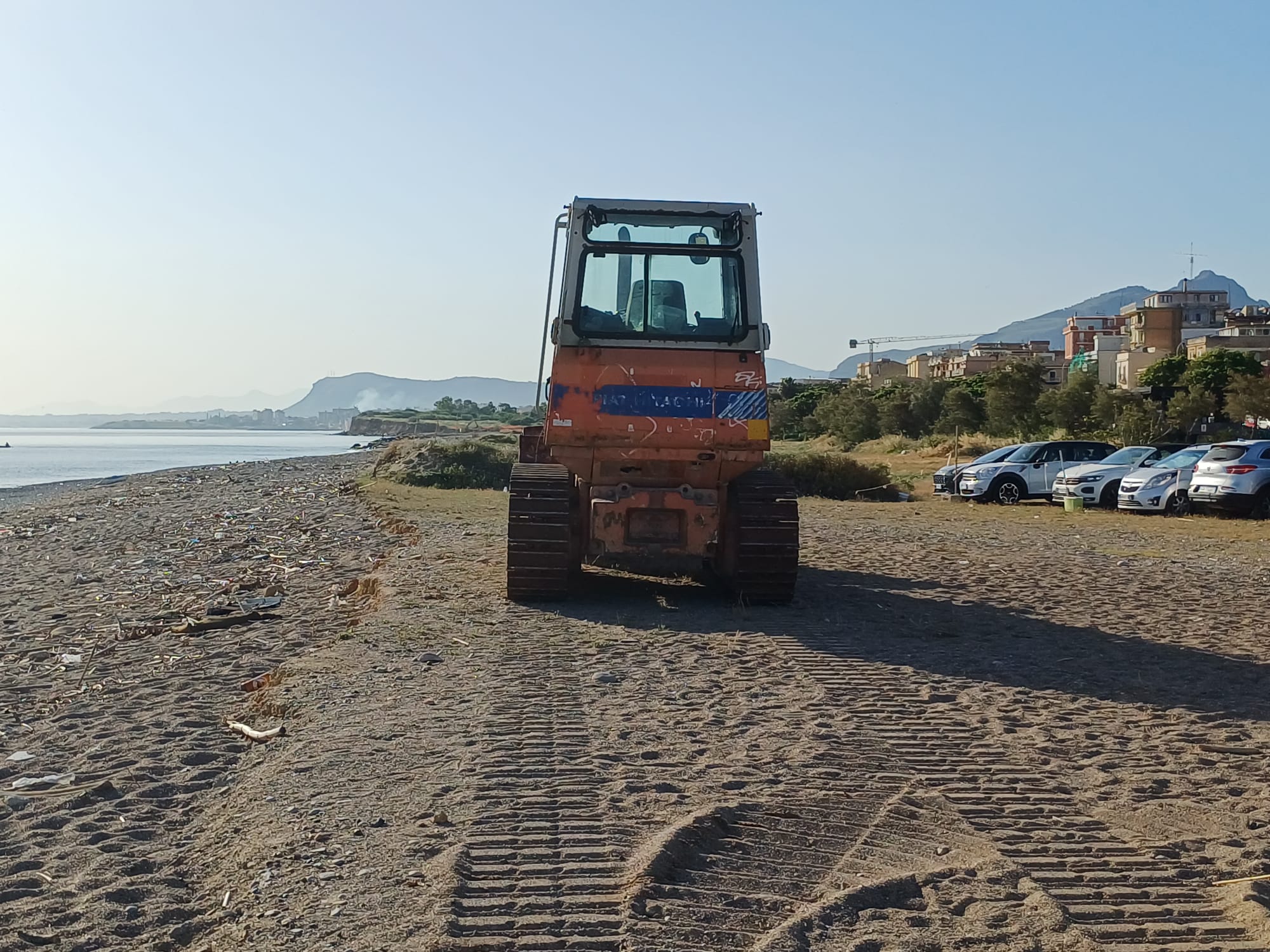 Costa Sud, iniziati i lavori di pulizia. Leto e Colletti: “Intervento ormai strutturale”