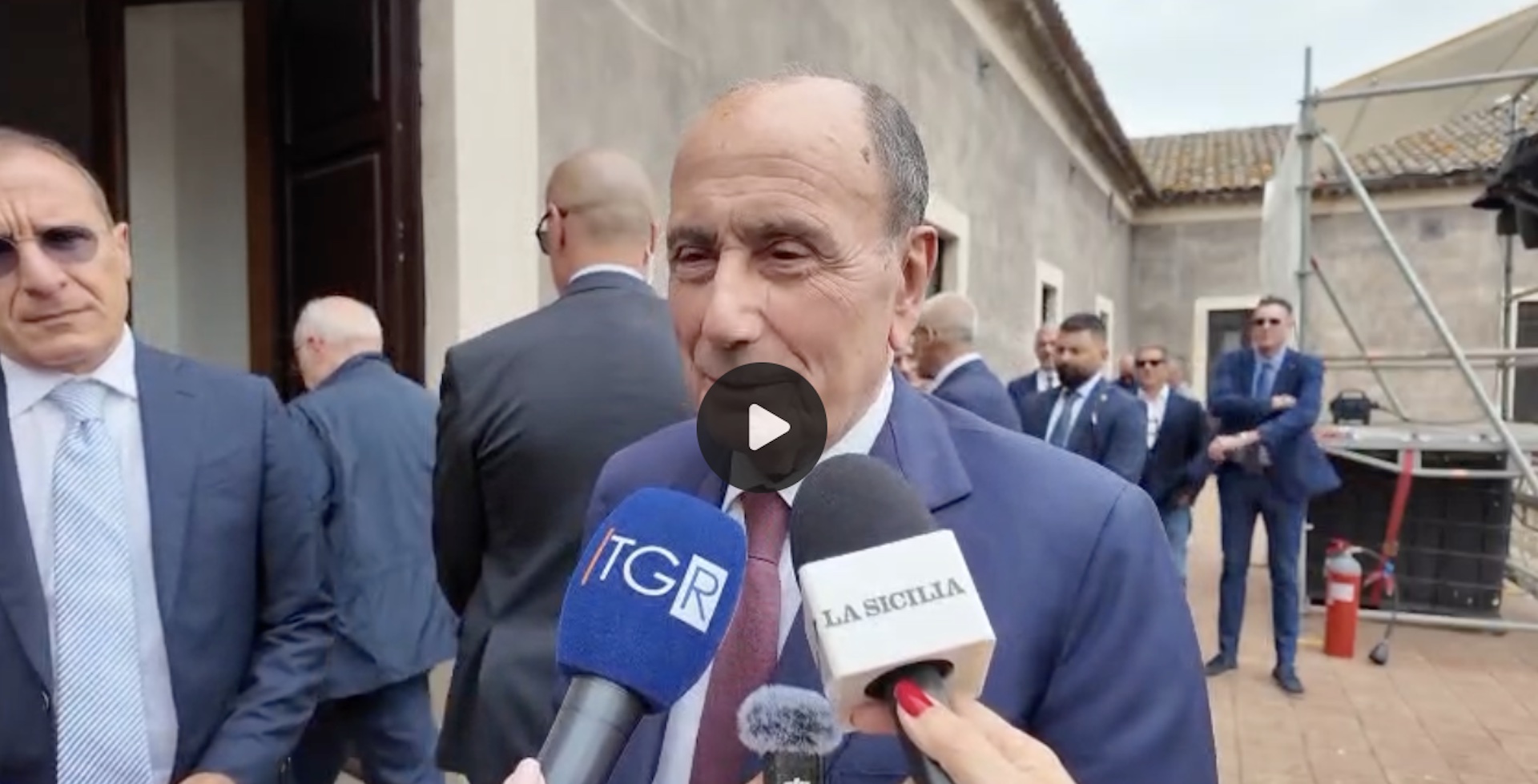 renato schifani video