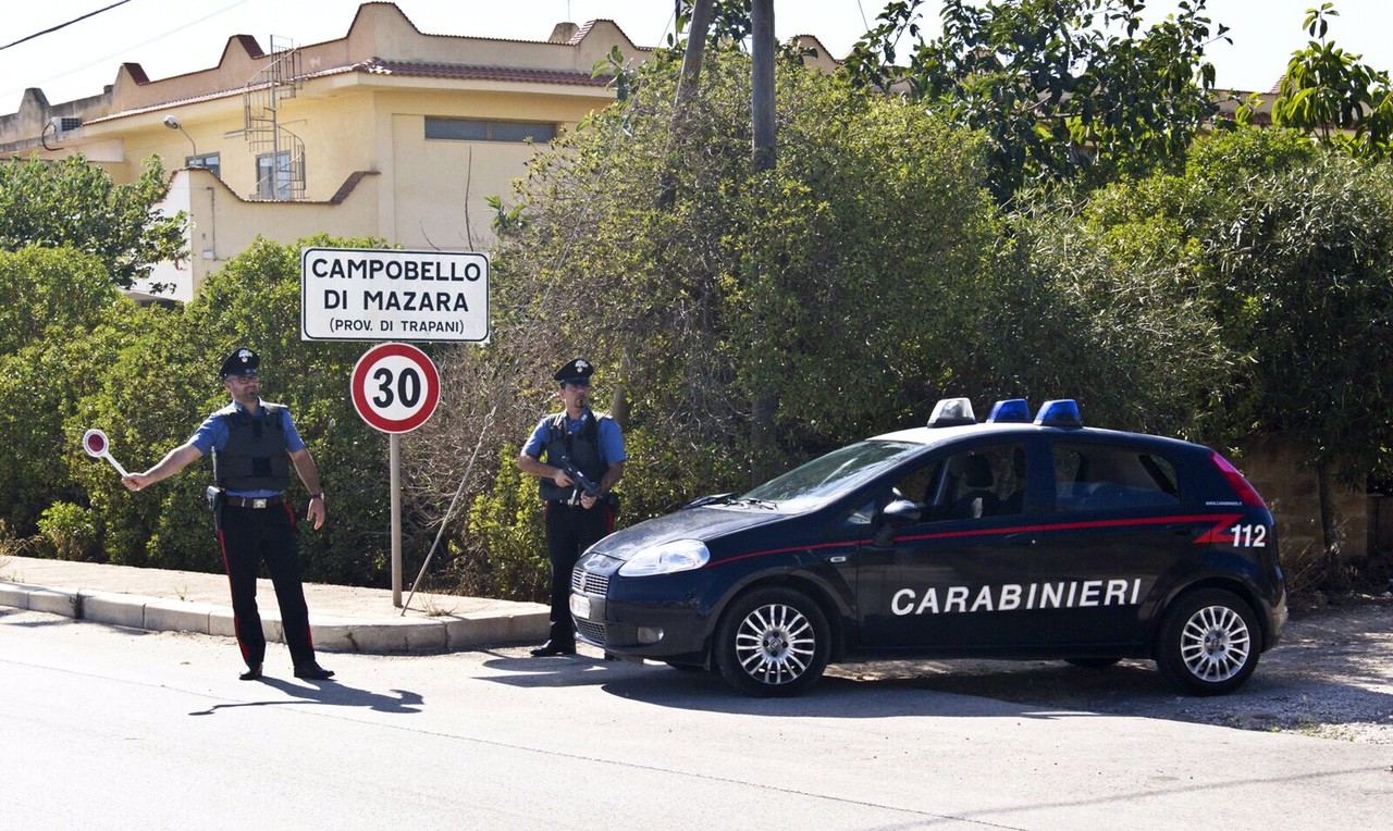 https://livesicilia.it/wp-content/uploads/2026/05/carabinieri-campobello.jpg