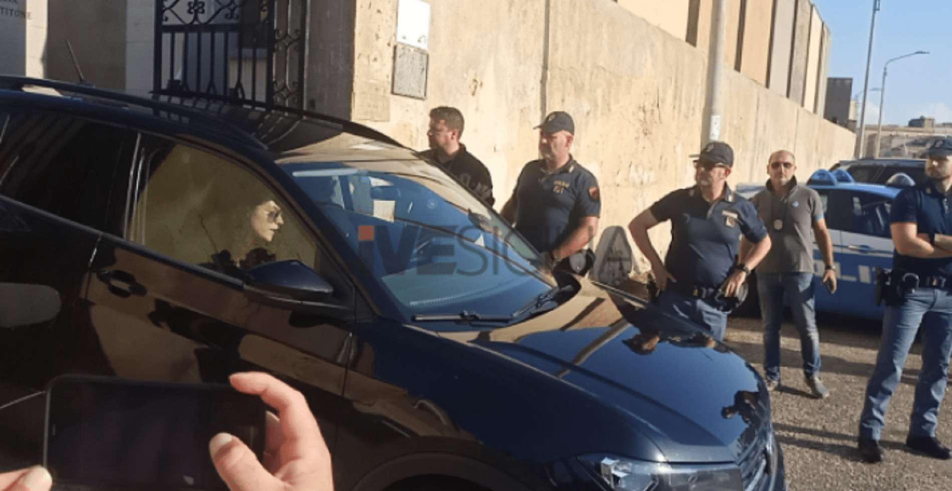 Messina Denaro, la figlia: amore e odio. “Voglio le foto dei parenti alla festa”